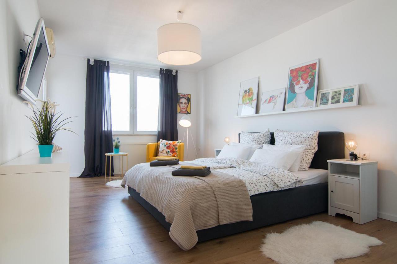 Harbour-Apartment With Sea View And Parking Spot พูลา ภายนอก รูปภาพ