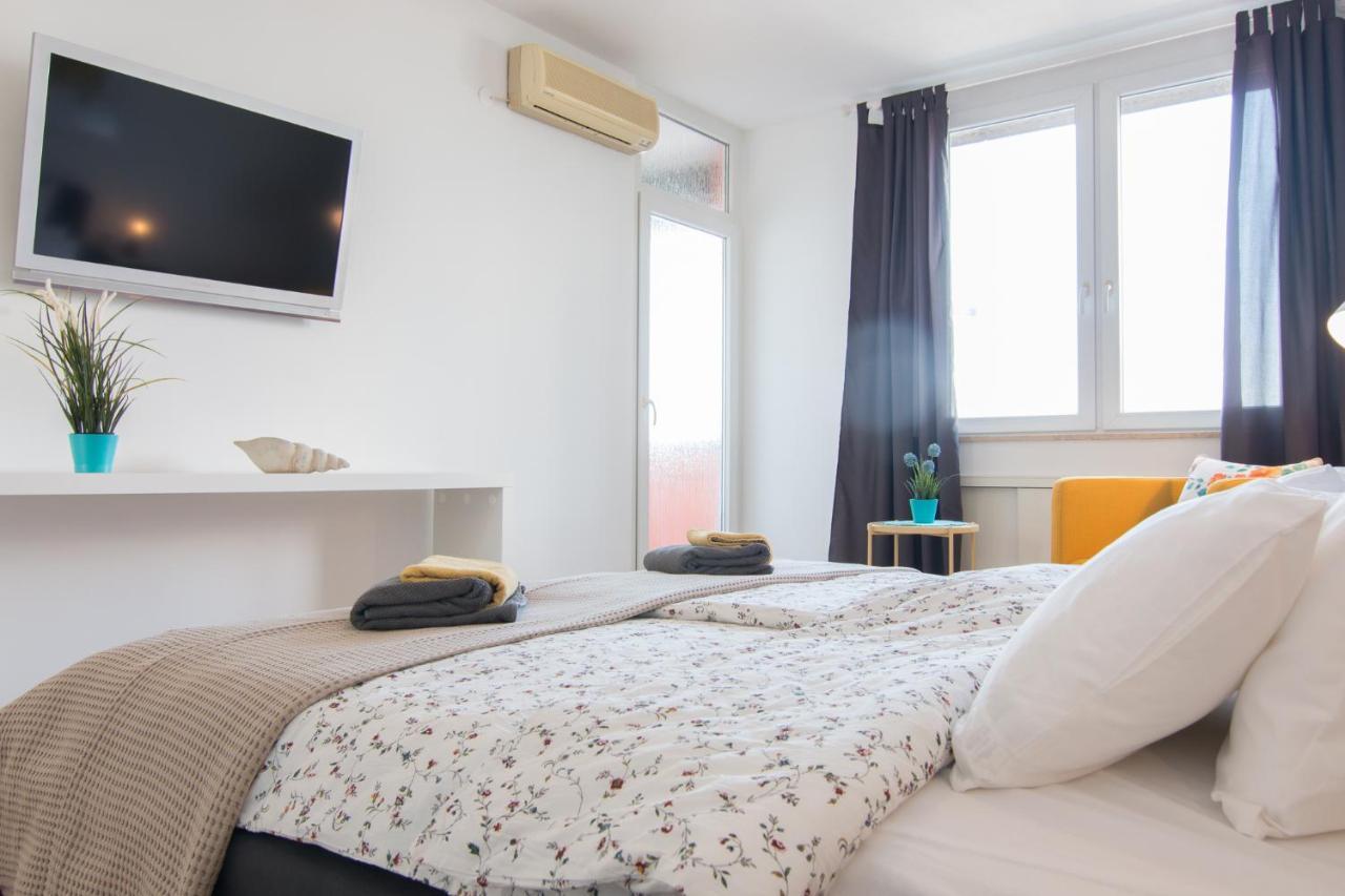 Harbour-Apartment With Sea View And Parking Spot พูลา ภายนอก รูปภาพ